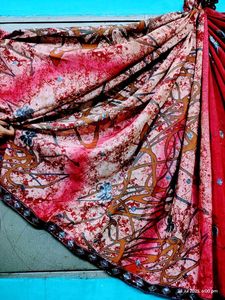 Red &amp; Pink Floral Print Saree