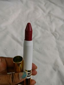 Myglamm Perfect Curves Crayon