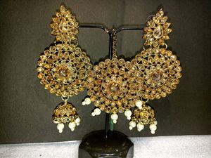 Ethnic Earrings With Maang Tikka