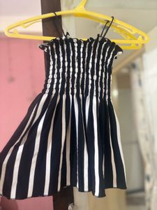 Striped Black &amp; White Cute Top