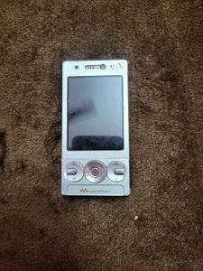 Sony Ericsson W705