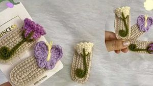 Crochet Flower Hair Clips