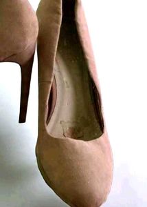 Forever 21 Solid Nude Suede Pumps On Sale