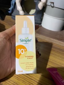 Simple 10 percentage vitamin C serum