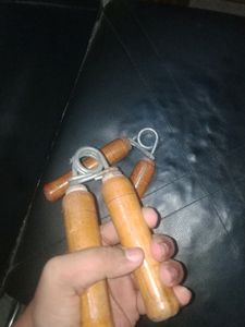 🔥2 Wooden Hand Grippers🔥
