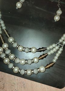 WHITE PEARL THREE LAYER NECKLACE WITH EARRINGS !