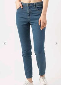 Dress Berry Women's Mid-Rise Blue Jeans