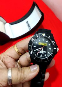 🆕DeWalt Guaranteed Tough Watch💥
