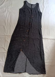 Women&#39;s Sleeveless Midi Slit Dress.