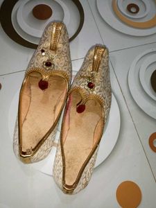 Elegant Ethnic Men's Jutti Shoes