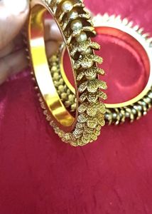 Gold-toned Bangle Set