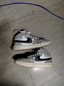 Used Sneakers – Size 6.5-7