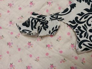 Cute Wrap Top 🎀🛍️