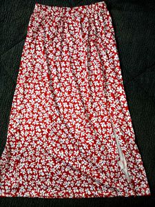 Urbanic - flower Printed Long Skirt