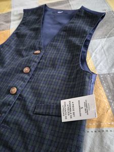 NAUTICA PLAID BOYS VEST- NEW!
