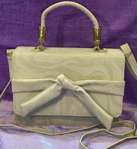 Cute Knot Sling Bag