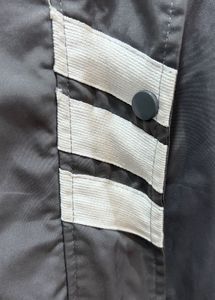 Grey Athleisure Windbreaker – Comfortable &amp; Trendy