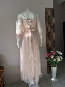 Lace embellish pink gown