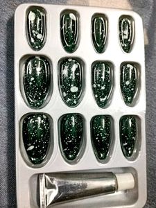 Press-On Nail Set