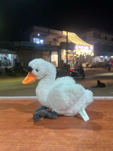 20cm Keeleco Swan made from 100% recycled material