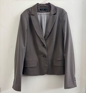 COMMA’ SLIQUE BOW-DETAILED BLAZER