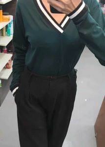 Stylish Green V-Neck Sweatshirt