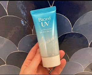 Biore Aqua Essence