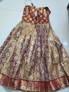 Pattu Look Alike Gown For Chubby Girls