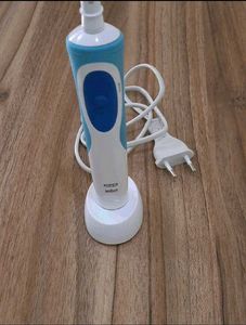 BRAUN Oral-B Vitality Electric Toothbrush