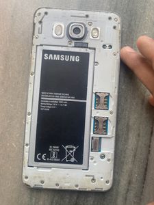 Samsung Gelaxy J7 Prime Phone