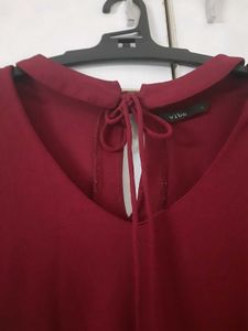 Women&#39;s Maroon Top L