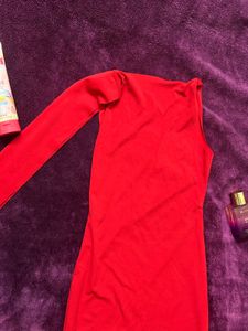 Elegant Red One-Shoulder Gown