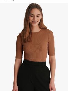 Fitted crop top