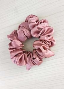 A scrunchie &amp; clutcher Combo💗