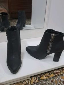 Black Matte ankle Length Boots