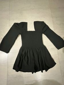 BLACK KOREAN TOP