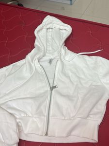 H&amp;M White Cropped Hoodie