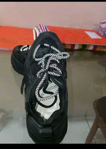 Black Sports Shoes