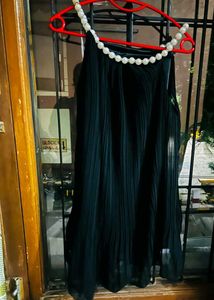 Black Pleated Pearl Tank