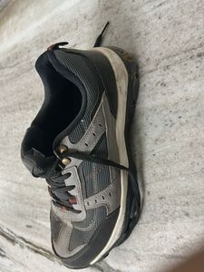 Men's Gray/Black Trail Sneakers
