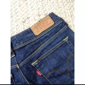 Levi’s Low Waisted Flare Leg Jeans