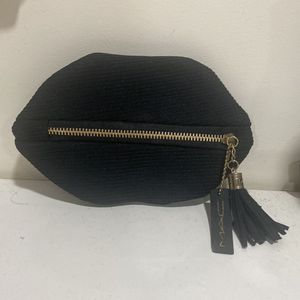MAC Pouch