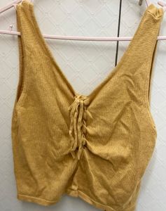 Cute yellow top