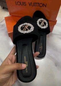 LV FESTIVE FLATS
