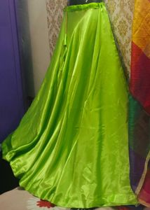 Lime Green Satin Skirt Totaly New Size Issues