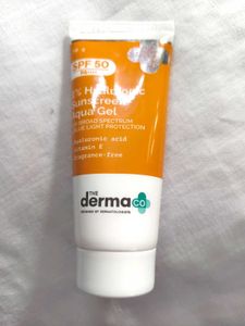 The Derma Co 1% Hyaluronic Sunscreen Aqua Gel SPF
