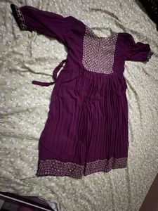 Elegant Purple Embroidered Kurta