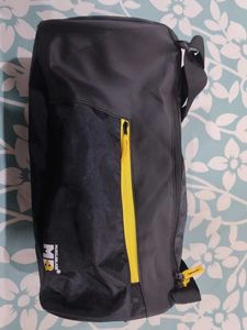 MuscleBlaze Black Sling Bag