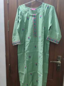 Elegant Green Embroidered Kurta