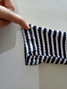 Striped Deep-neck Sweatshirt/Top